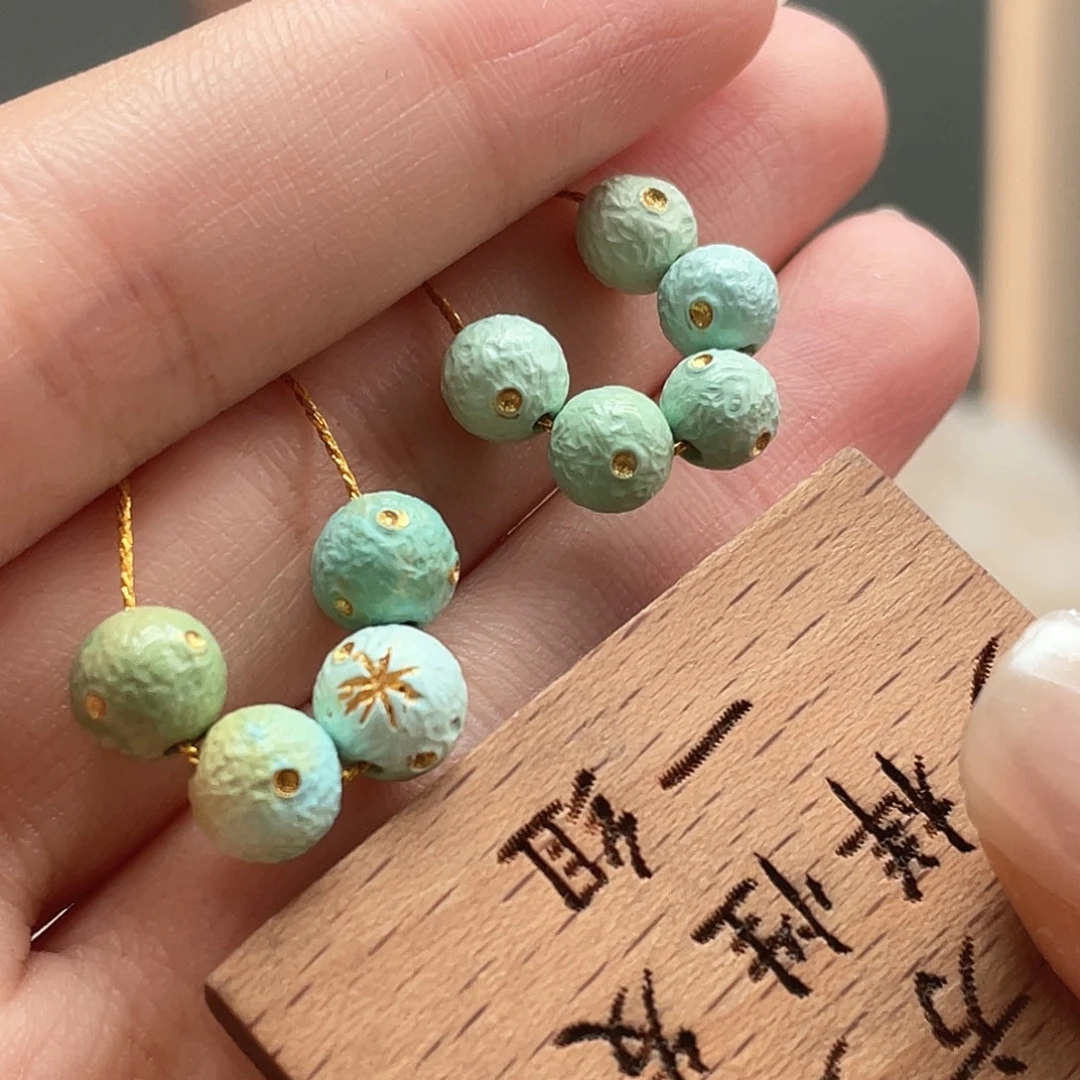绿松石未镶嵌颈饰