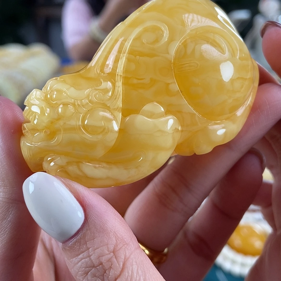 琥珀未镶嵌珠宝奇石56.78 妖花貔貅