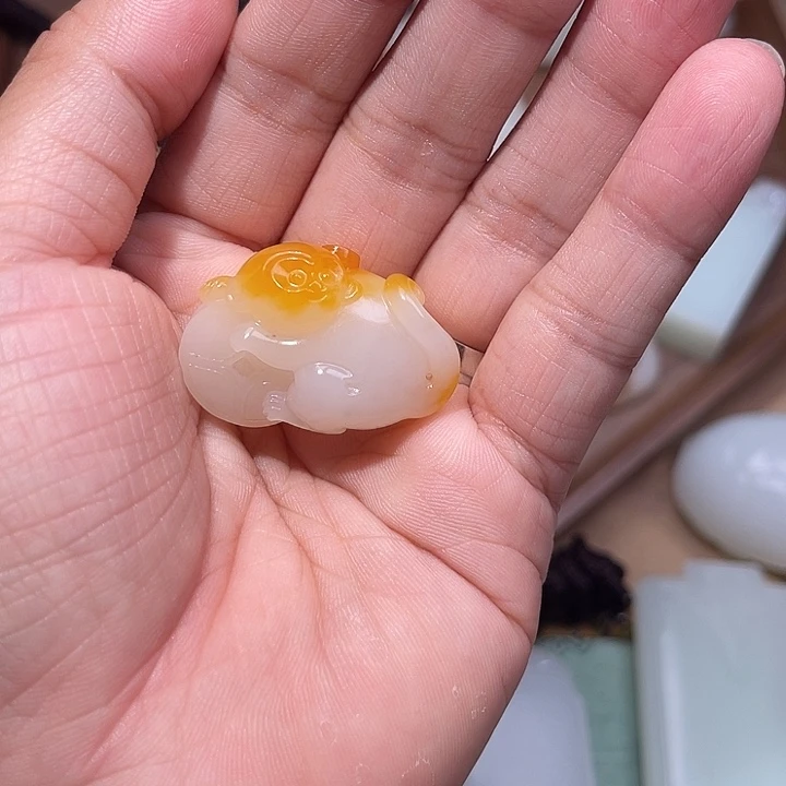 修***缘和田玉未镶嵌车挂