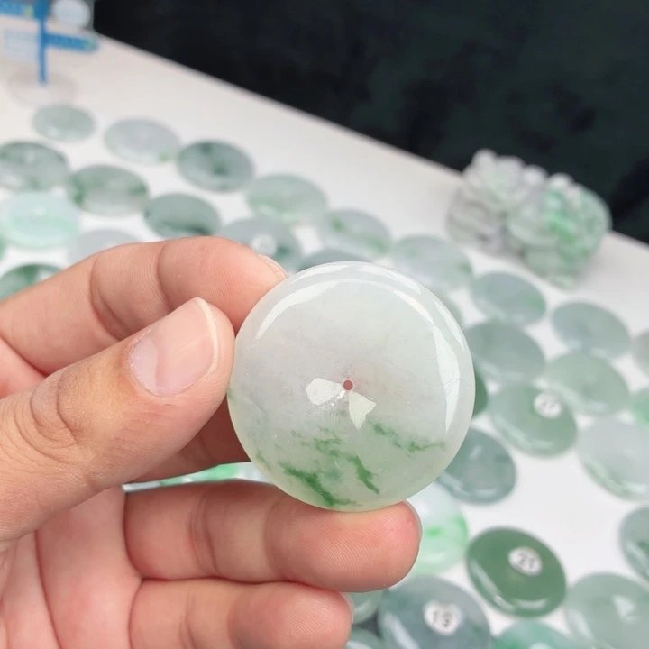 翡翠未镶嵌颈饰缅甸天然A货翡翠40/6.4