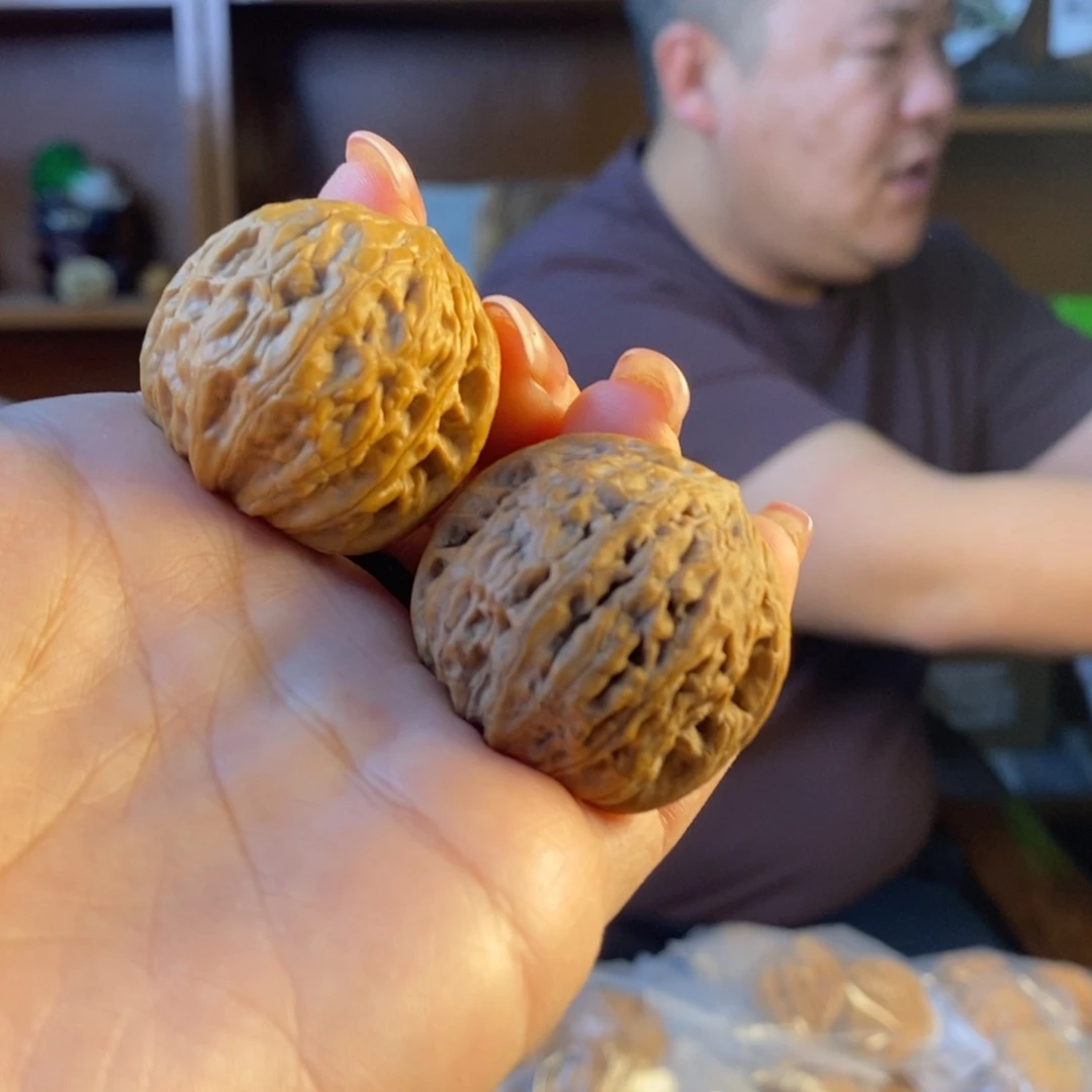 文玩核桃把件芒***?铁锤