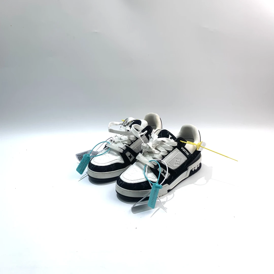 95新 LouisVuitton/路易威登 38码 黑白牛仔 Trainer 板鞋bl0500