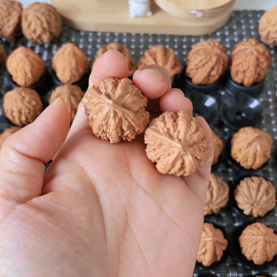 【闪购商品】文玩核桃吊坠A**静绣球