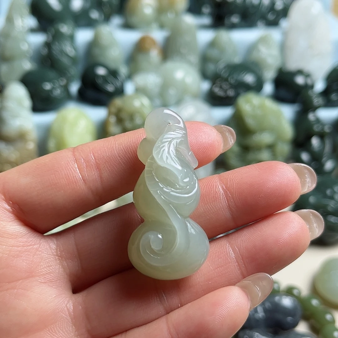 和田玉未镶嵌挂件