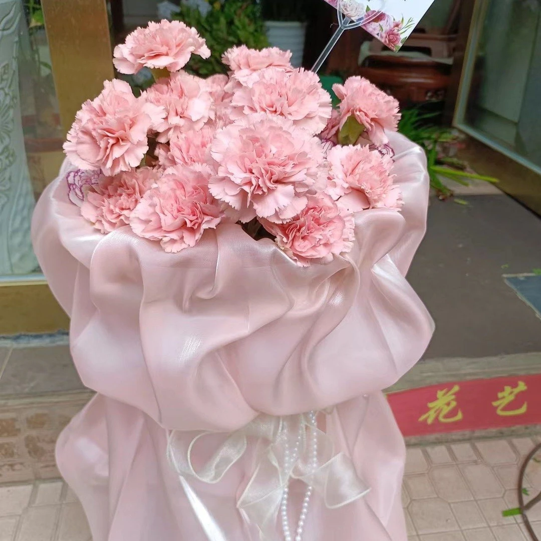 【母亲节】19支粉色康乃馨小香风公主裙花束