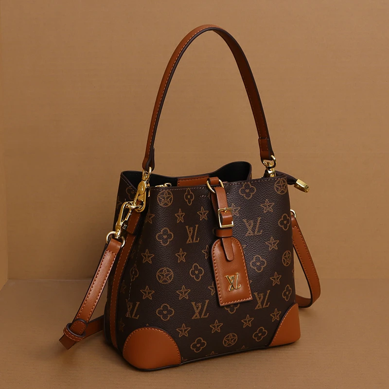 爆款大气单肩耐磨斜挎包通勤手提包水桶包百搭印花轻奢复古简约潮