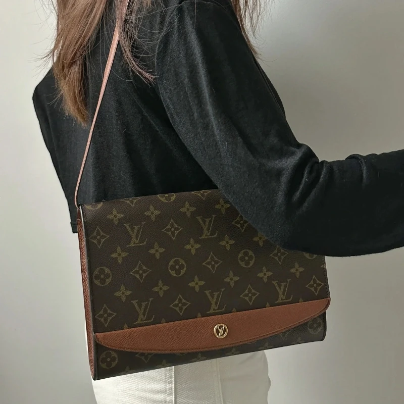 修复品LouisVuitton/路易威登【李李专属】中古红皮邮差单肩款