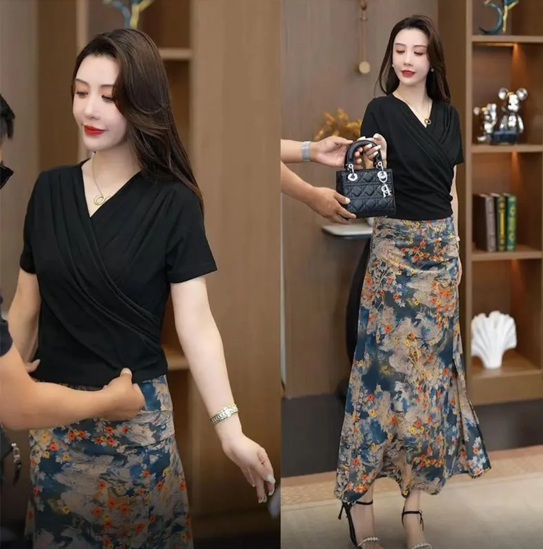 【有运费险】夏季新款百搭显瘦V领上衣设计感印花半身裙气质轻熟风