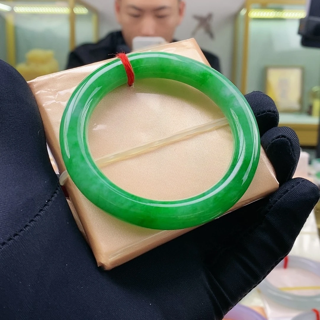 【闪购商品】未镶嵌手镯翡翠辣绿