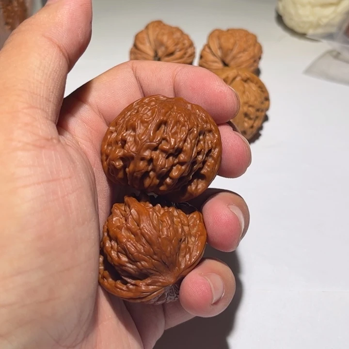 *****文玩核桃吊坠狮子头核桃