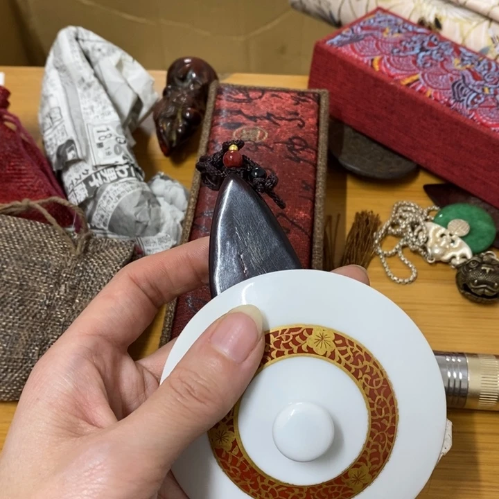 瓷片哈中古工艺品一件