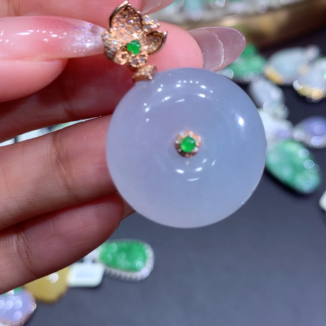 翡翠吊坠(赠链)18K金镶嵌