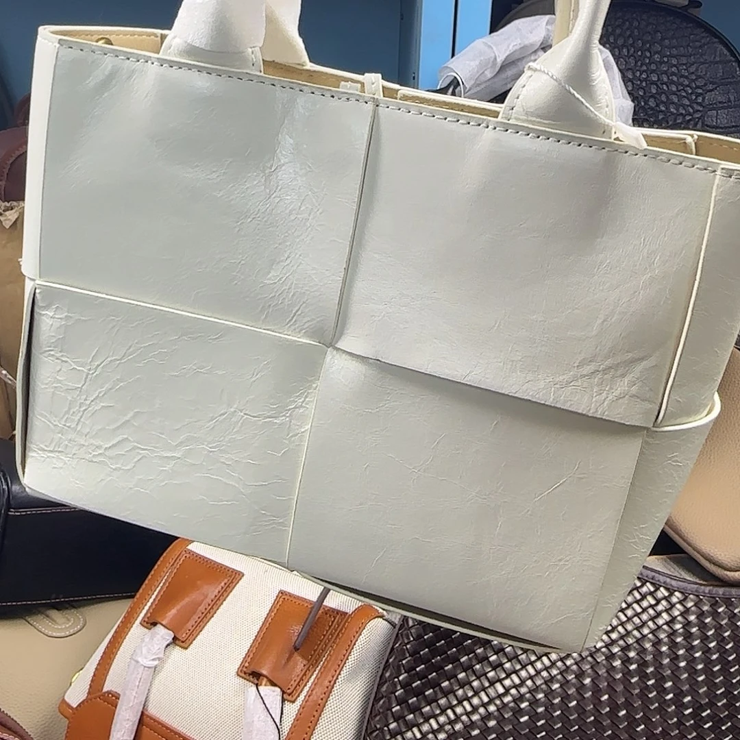 黄牛皮（革）水牛皮（革）头层牛皮山羊皮（革）