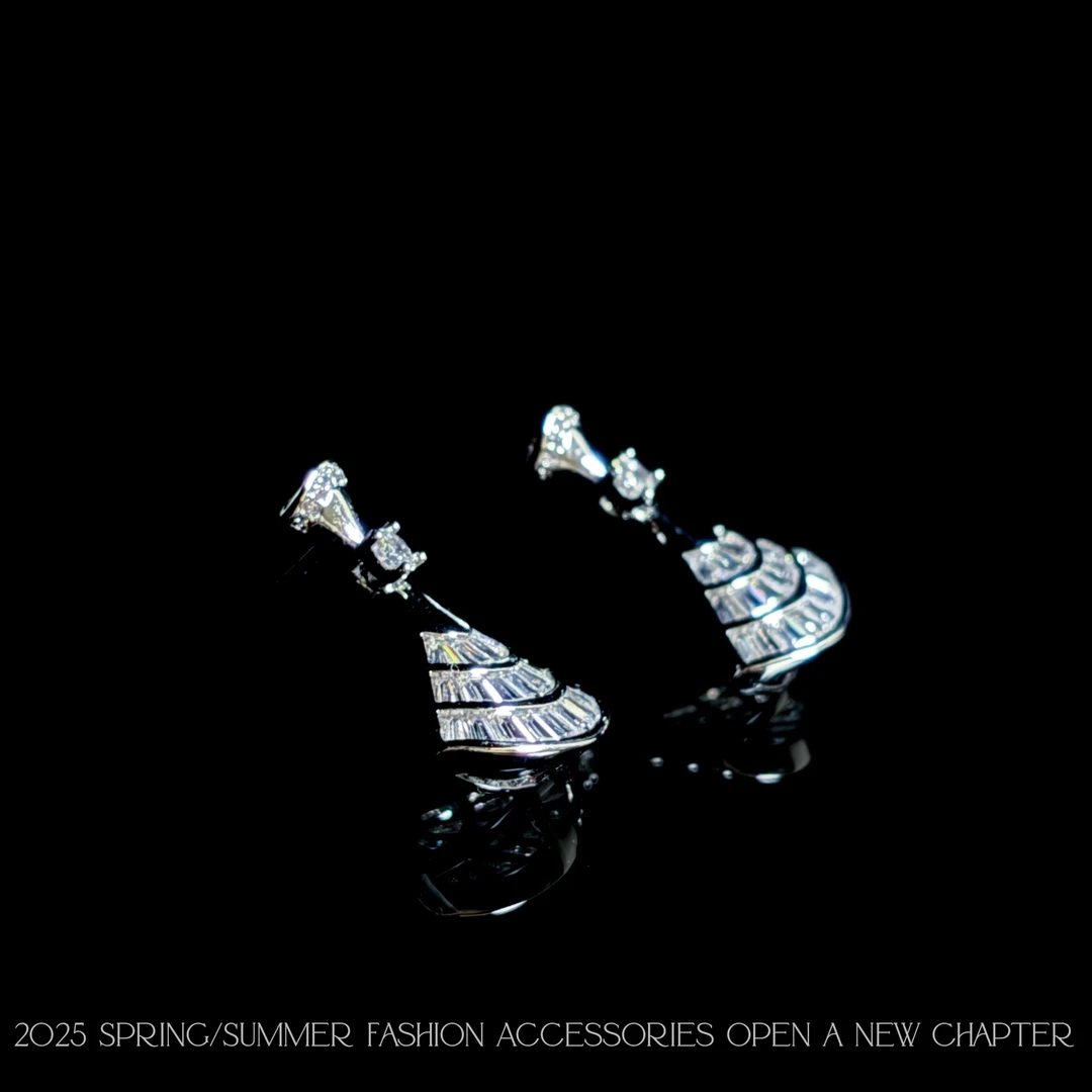 铜合金耳饰 镀k金 2025款C5689【璀璨裙摆】铂堡俪 BOBAOLI 耳钉