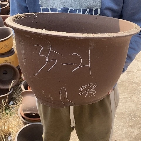 紫砂中国宜兴紫砂花盆，