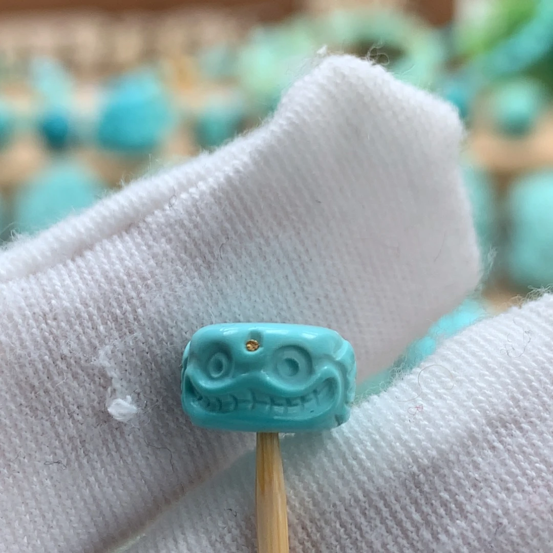 绿松石未镶嵌颈饰原矿绿松石直切珠