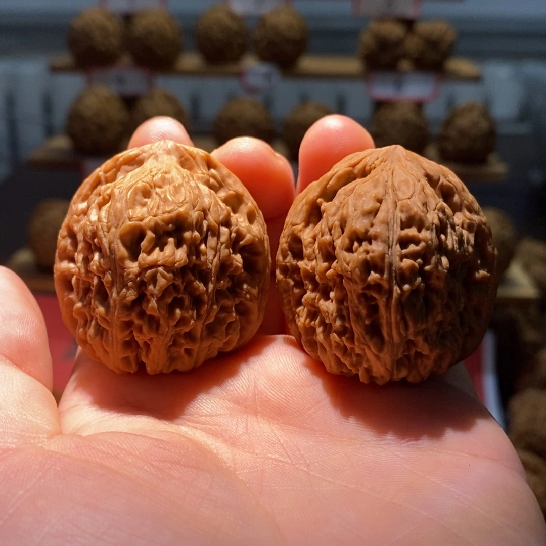 郭***威南将石文玩核桃39