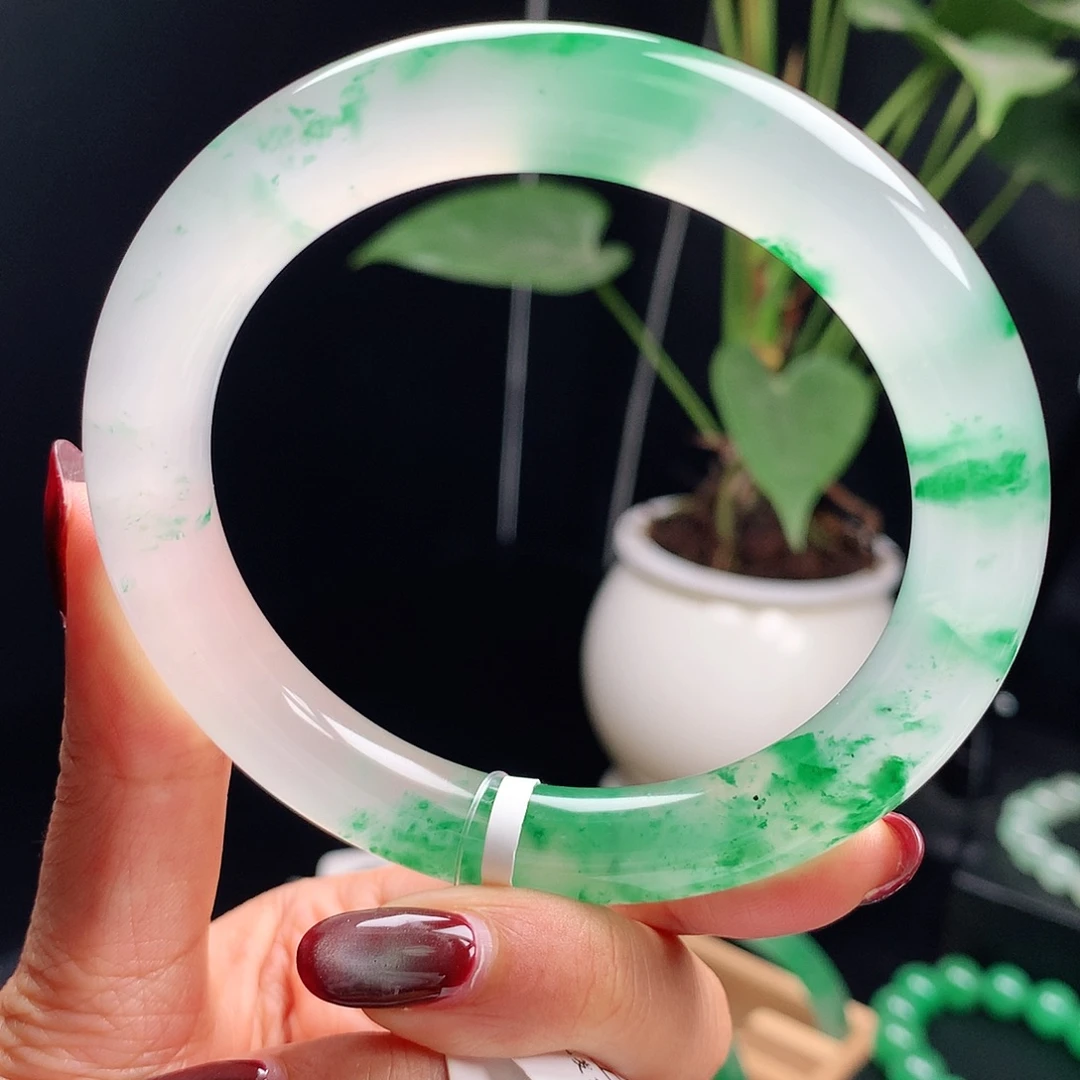 未镶嵌手镯59石英质玉