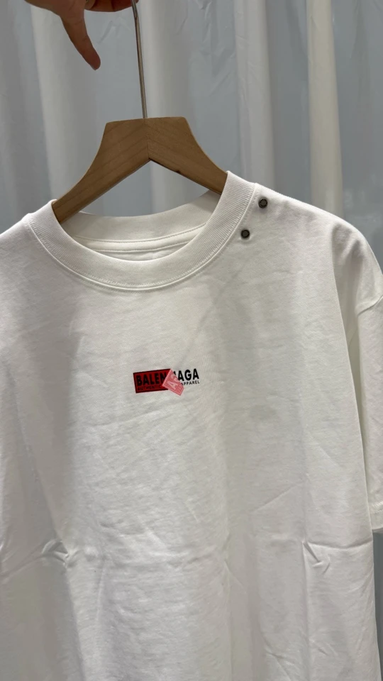 宽松型短袖常规圆领常规款T恤印花白色时尚短袖