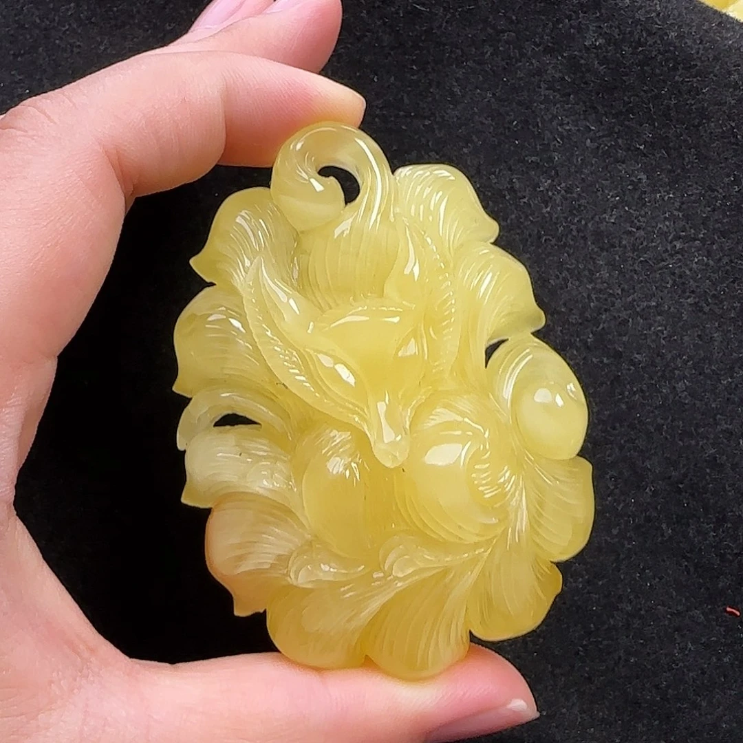 蜜蜡未镶嵌珠宝奇石
