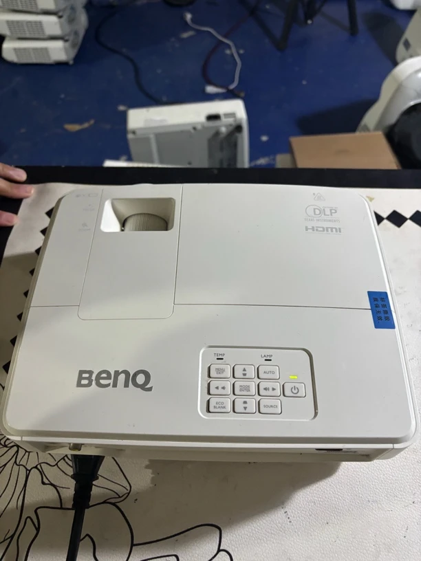 9新  二手 明基投影仪 运费自理