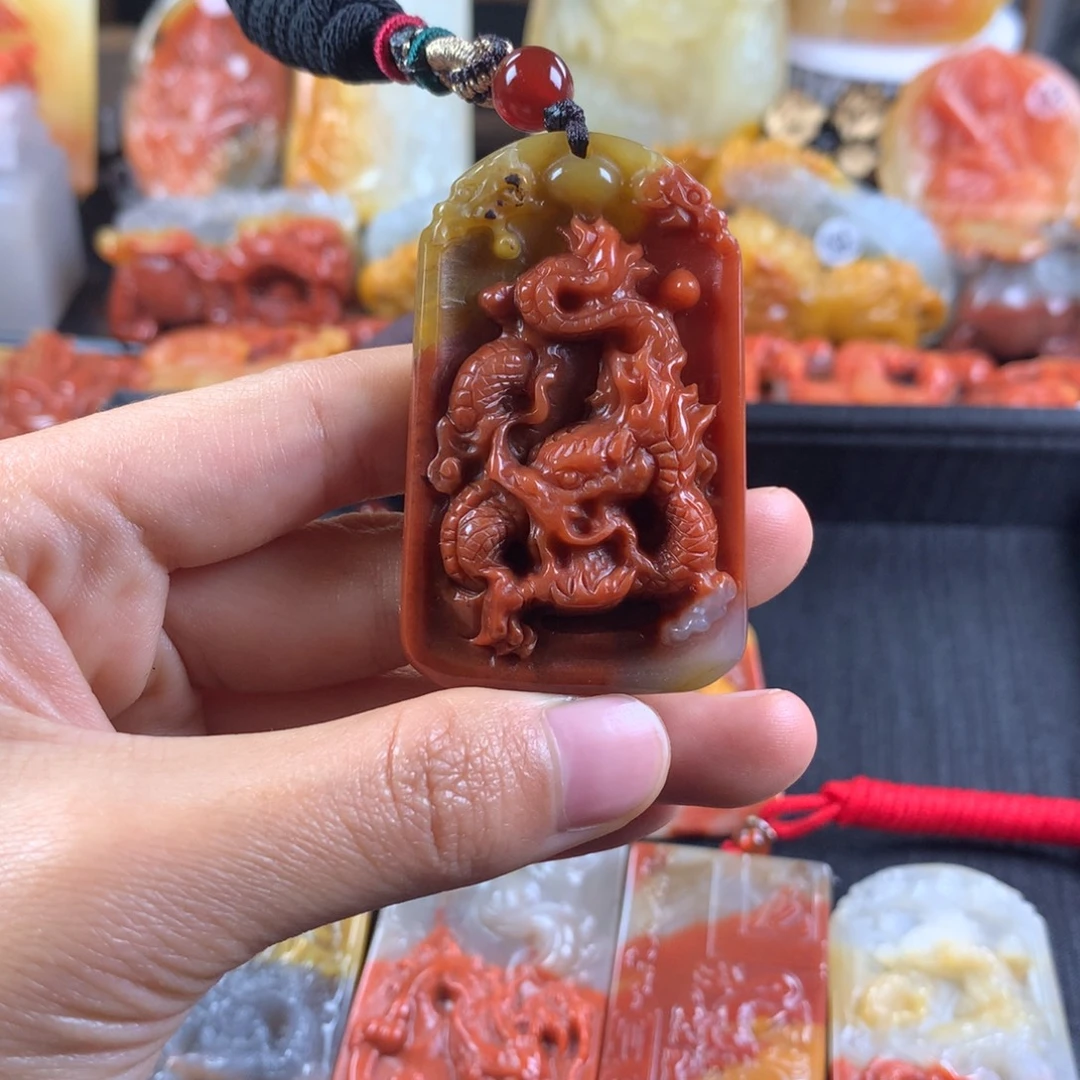 石英质玉（黄龙玉）未镶嵌挂件