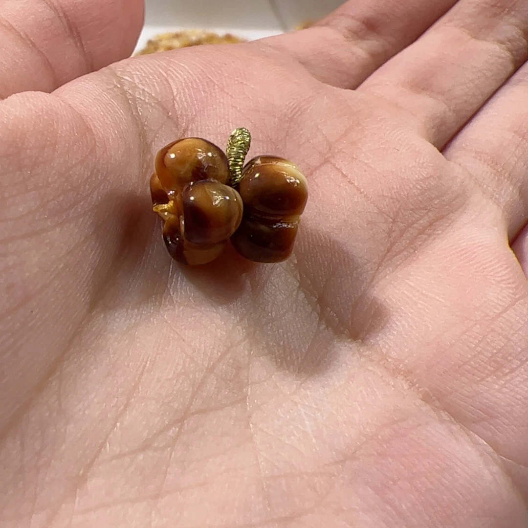 琥珀未镶嵌珠宝奇石浓蜡沁色桂花滴溜