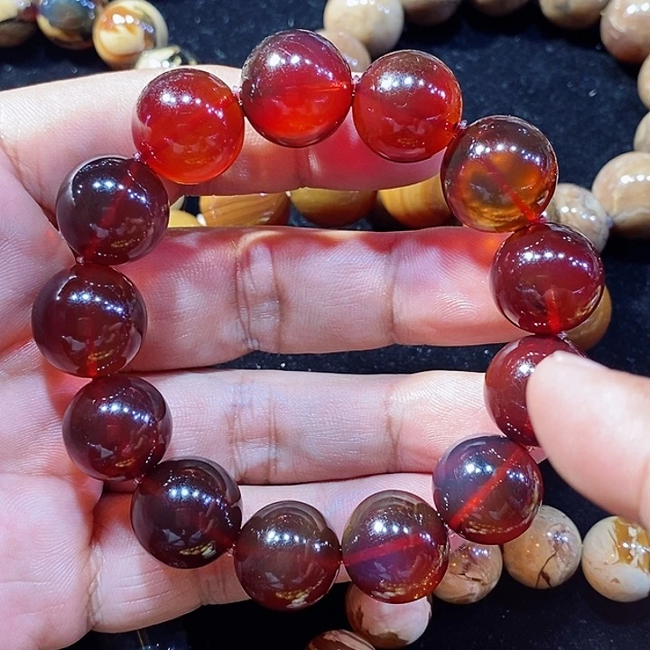 琥珀颈饰未镶嵌一