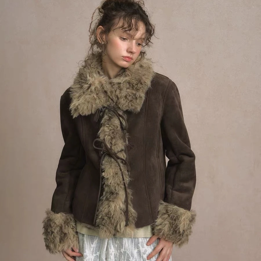 LOLOLO牧羊小诗皮毛一体外套女冬小个子短款复古鹿皮绒厚夹克