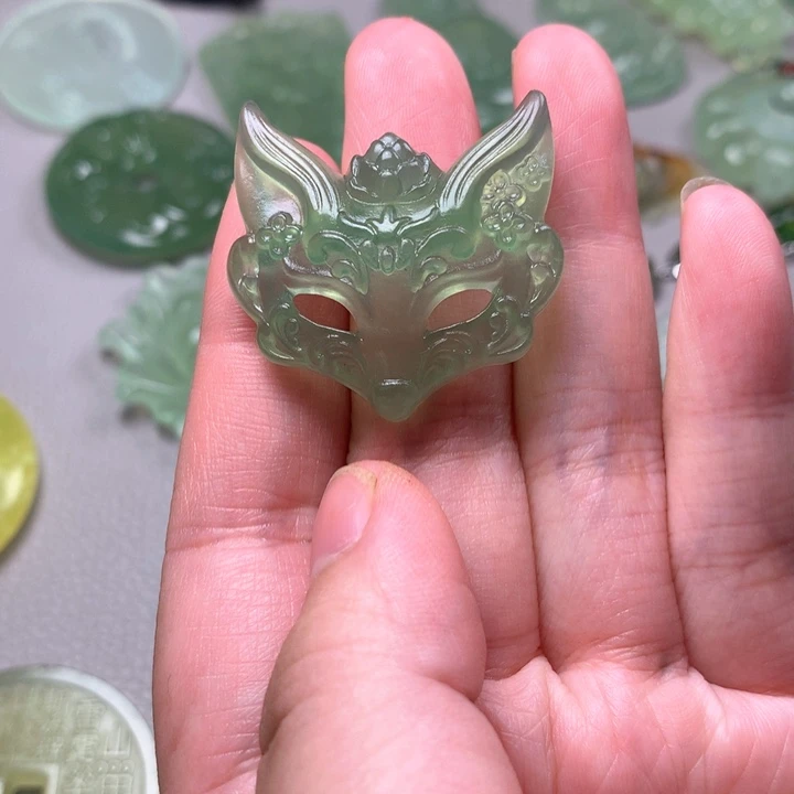 未镶嵌蛇纹石玉颈饰岫玉
