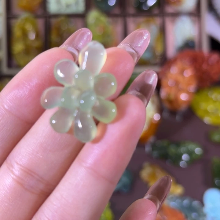 未镶嵌蛇纹石玉颈饰