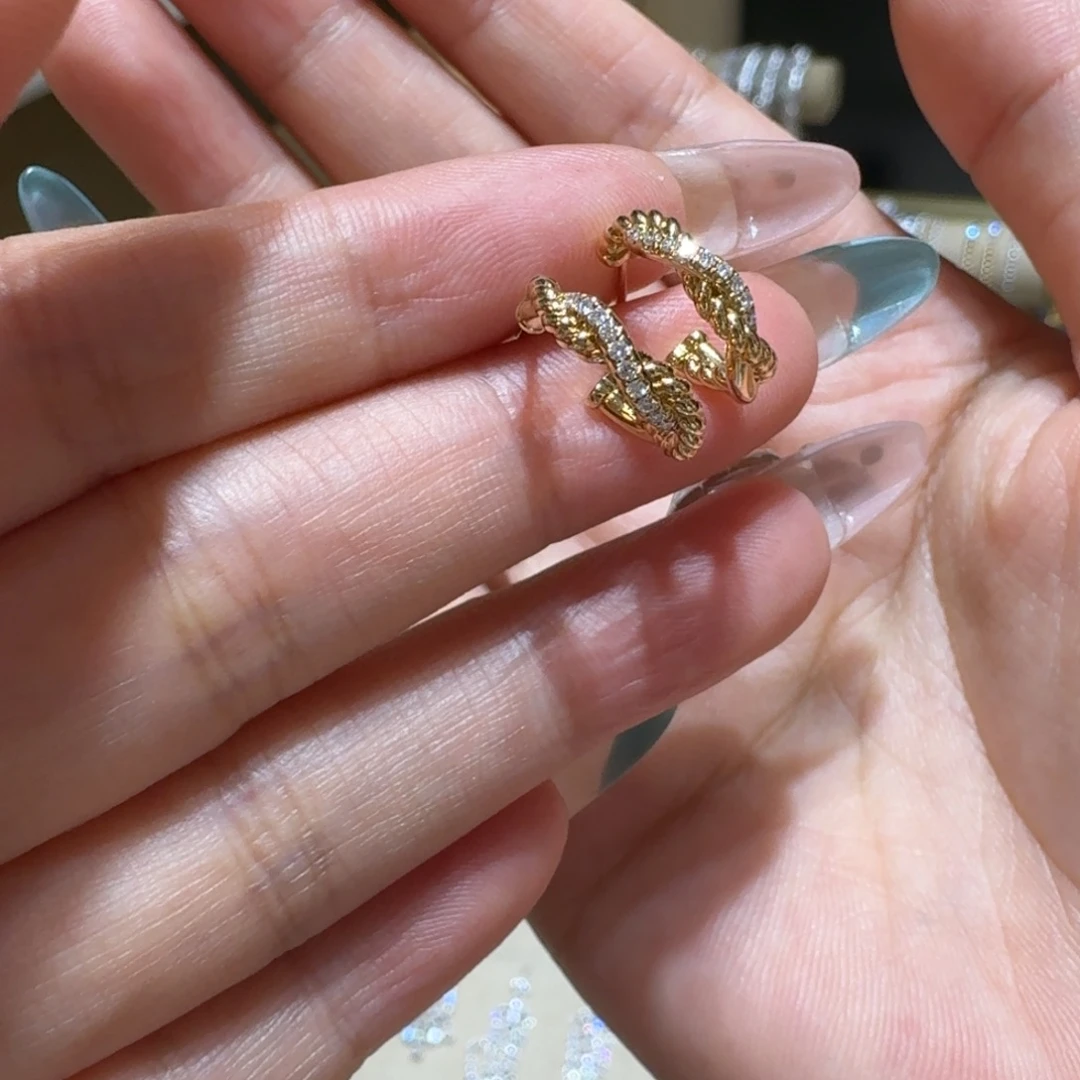 耳饰18K金镶嵌钻石