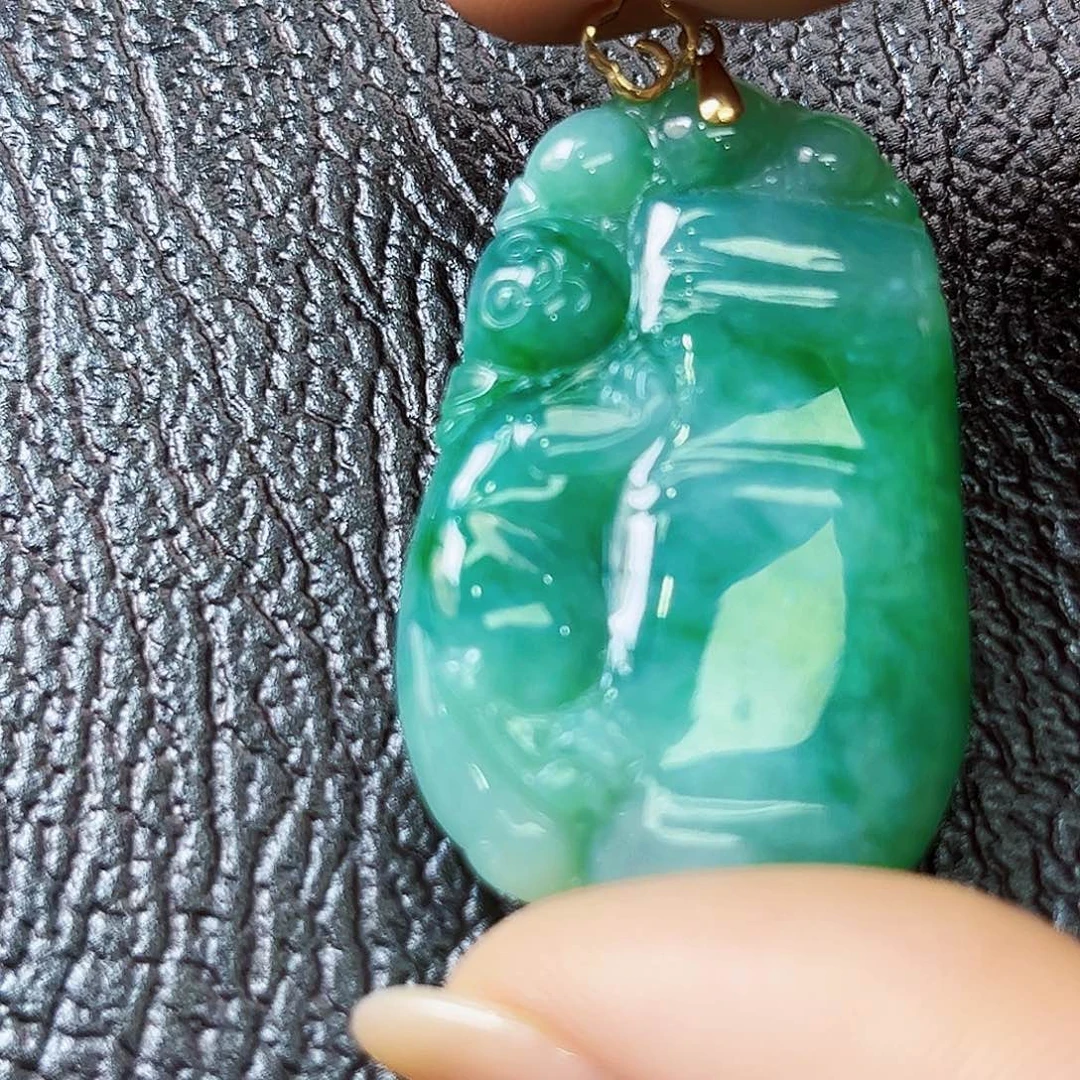 颈饰18K金镶嵌翡翠