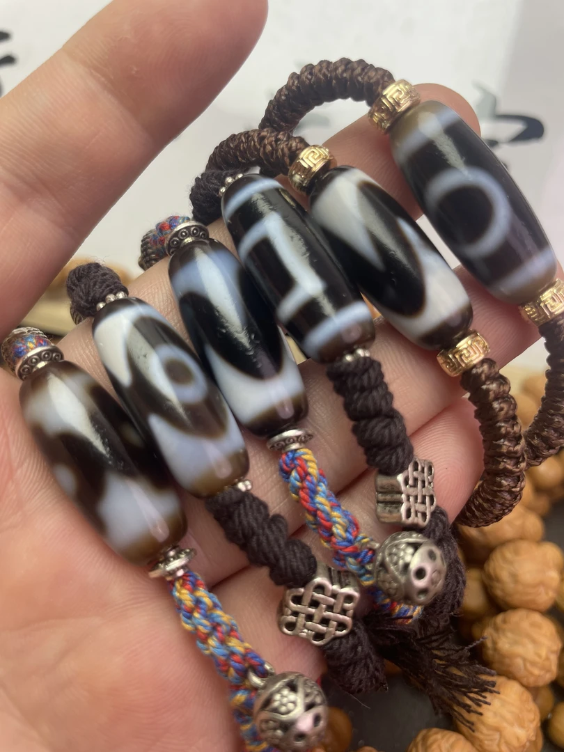 黑白藏式珠手串配饰虎牙三眼天地等