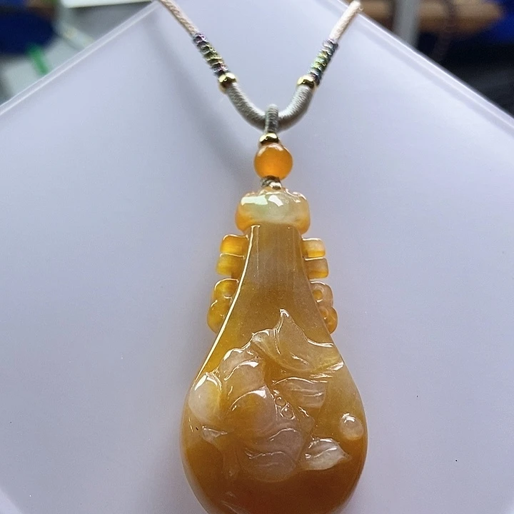 吊坠(赠链)未镶嵌翡翠