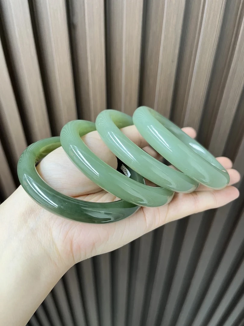 天然和田玉湖水蓝福利款手镯多样性发货拍一发一