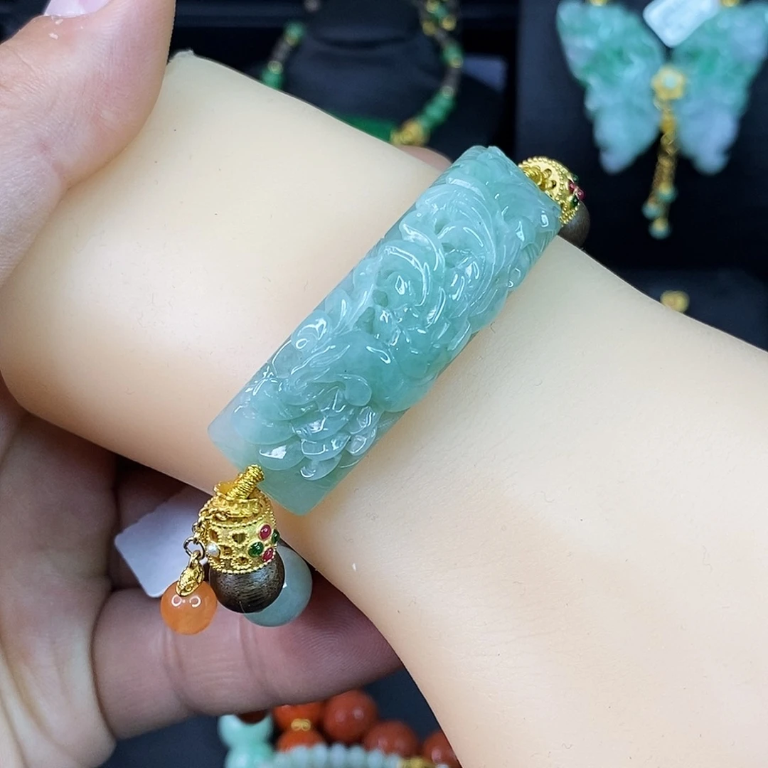 颈饰未镶嵌翡翠手链