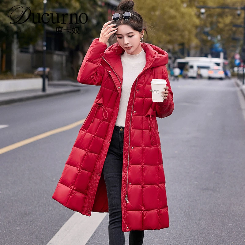 长款羽绒服女冬新款超好看过膝修身收腰轻薄白鸭绒外套女款2025