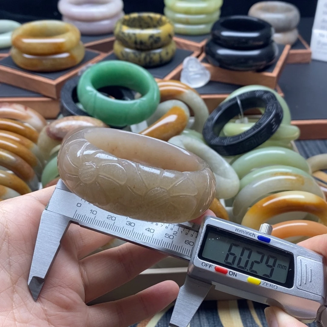 石英质玉未镶嵌手镯