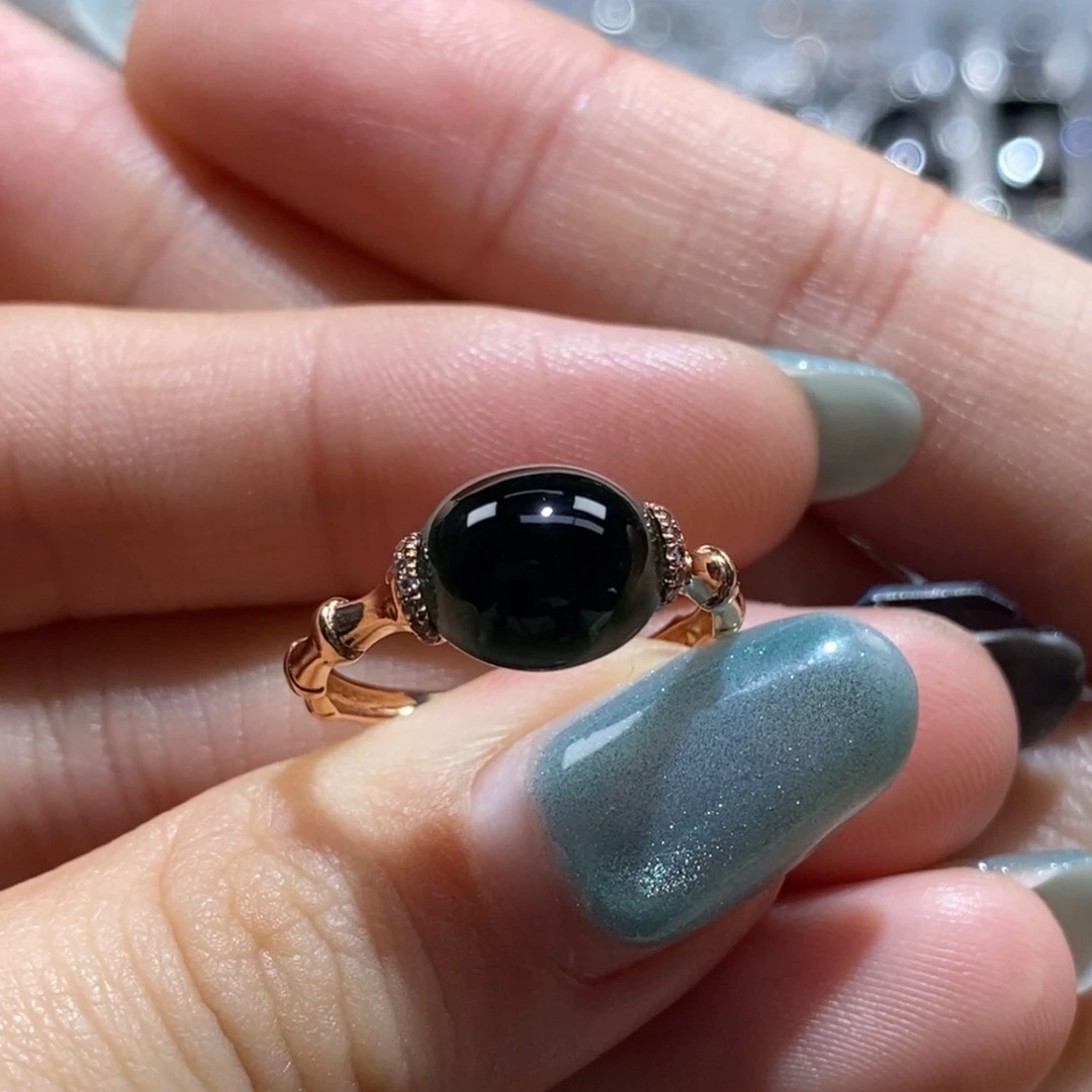 翡翠18K金镶嵌戒指