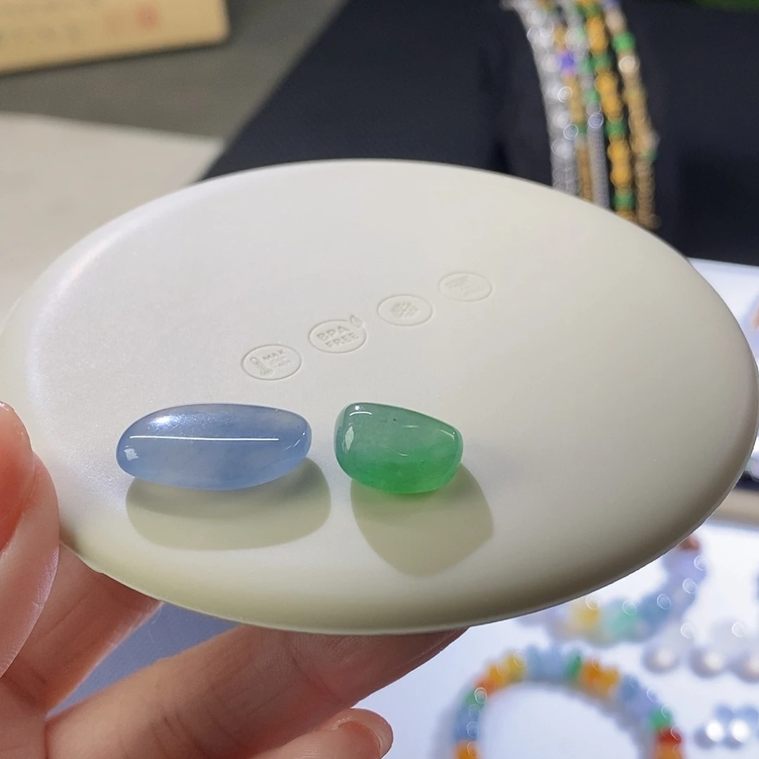 翡翠挂件未镶嵌随行