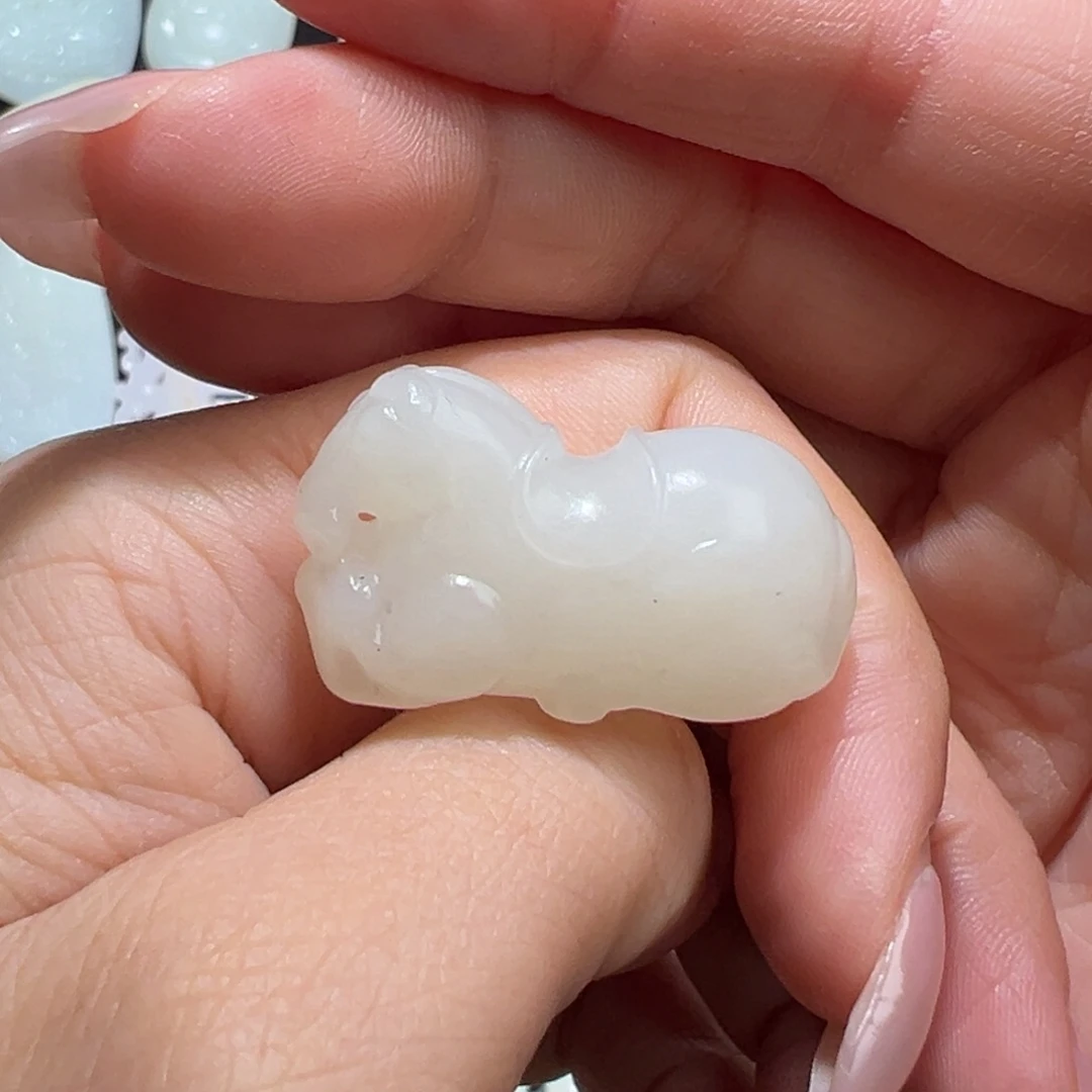 颈饰未镶嵌和田玉習****う