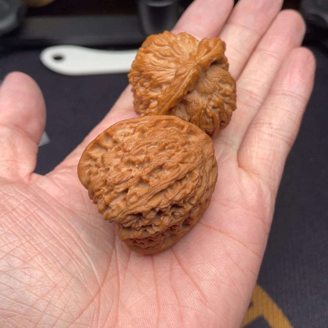 梨***、文玩核桃吊坠南疆