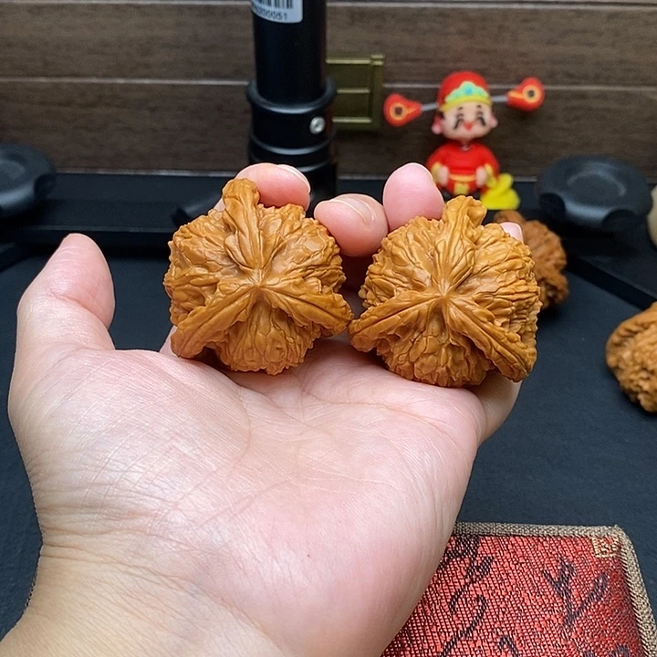 影***全把件文玩核桃白奔