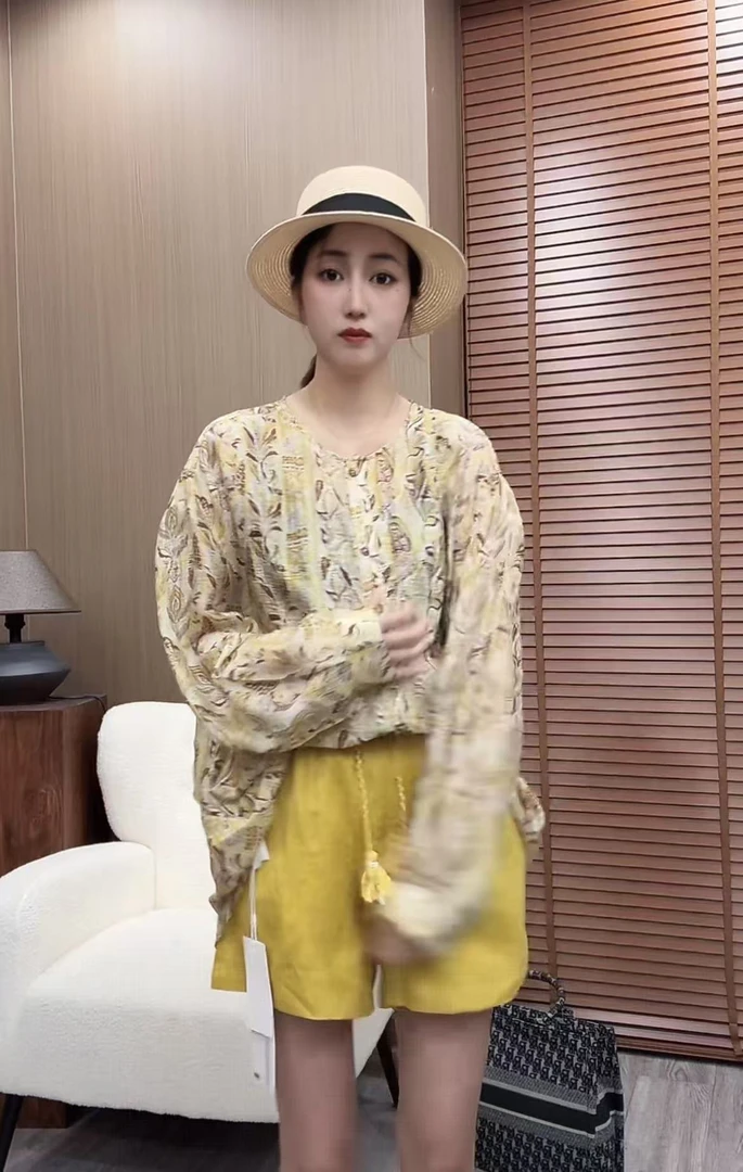 10632春夏新款时尚显瘦洋气圆领宽松印花长袖衬衫上衣女欧货