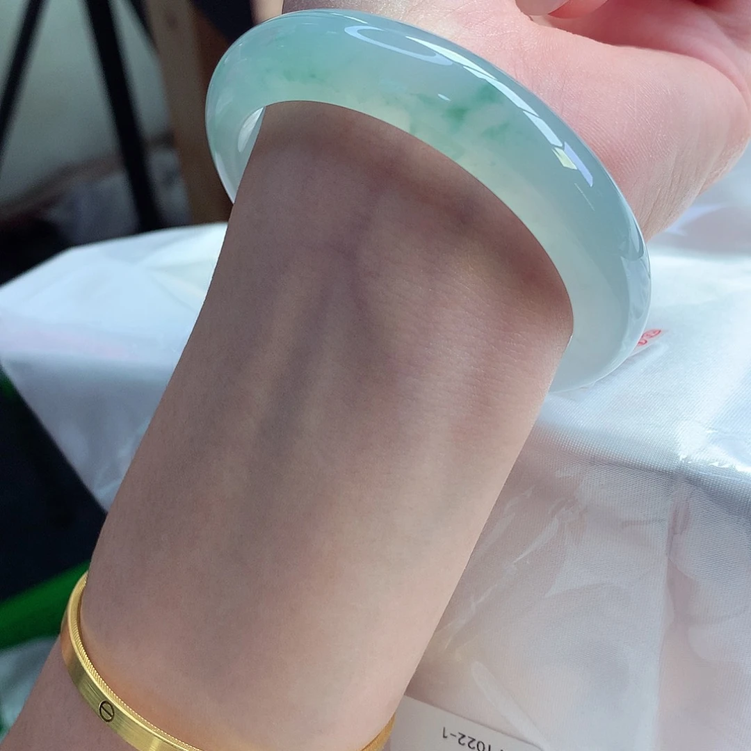 翡翠手镯未镶嵌天然A货翡翠56/57天空蓝一眼万年