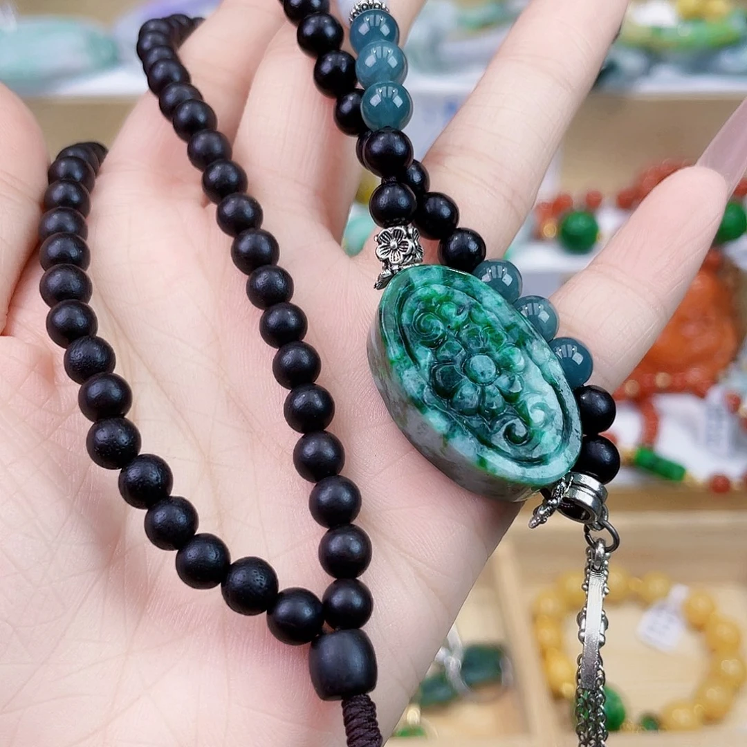 翡翠未镶嵌手链吊坠