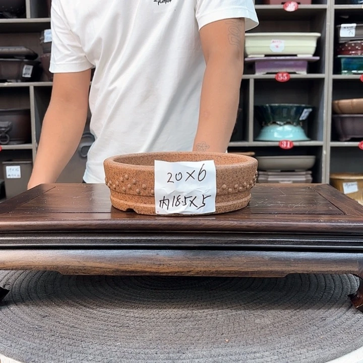 紫砂花盆牧**生紫砂的颜色很好看