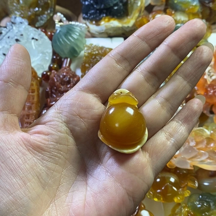 福***财未镶嵌蛇纹石玉颈饰