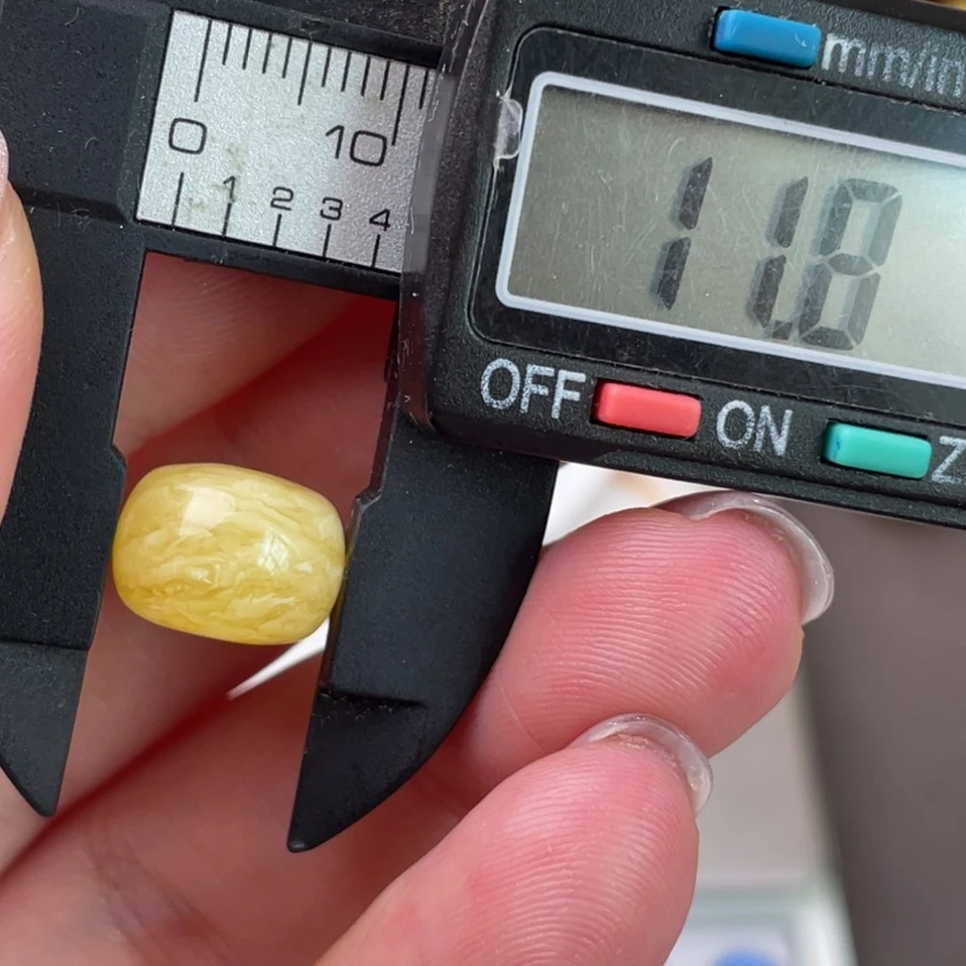 未镶嵌琥珀裸石蜜蜡36